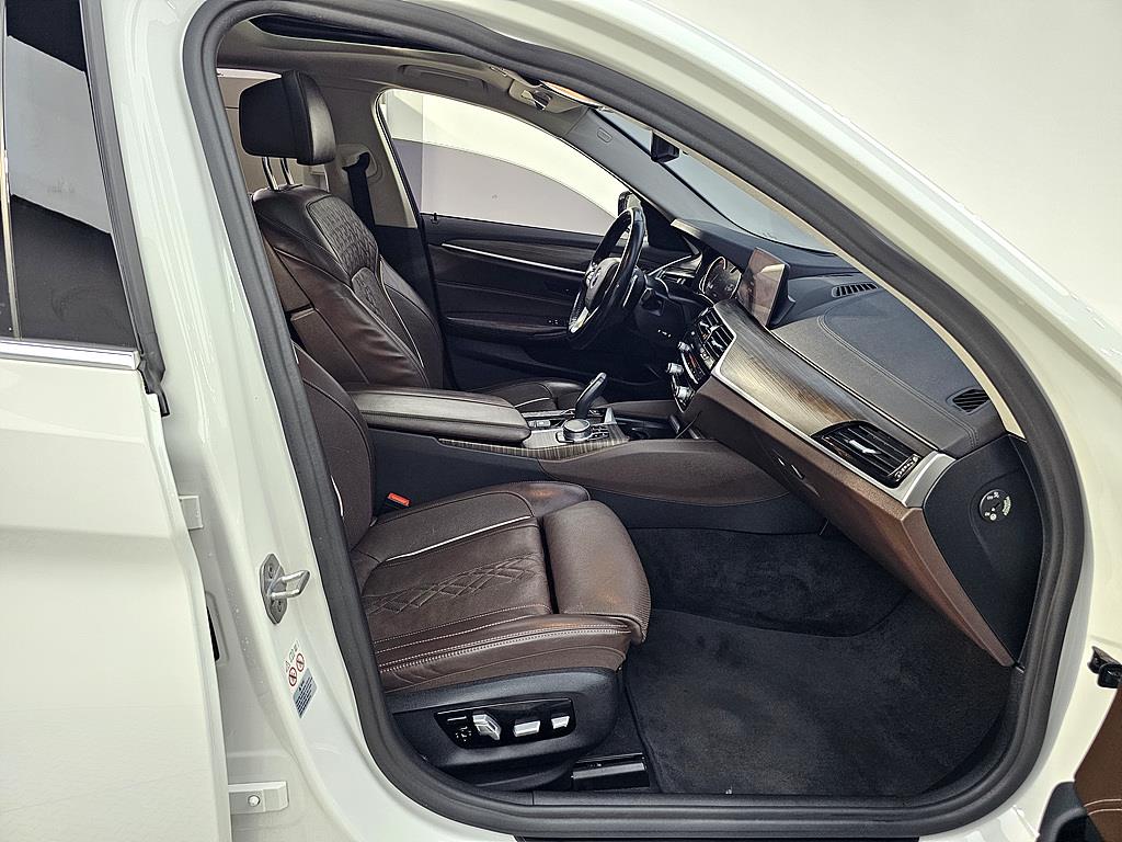 BMW 5 Series - Vista 11