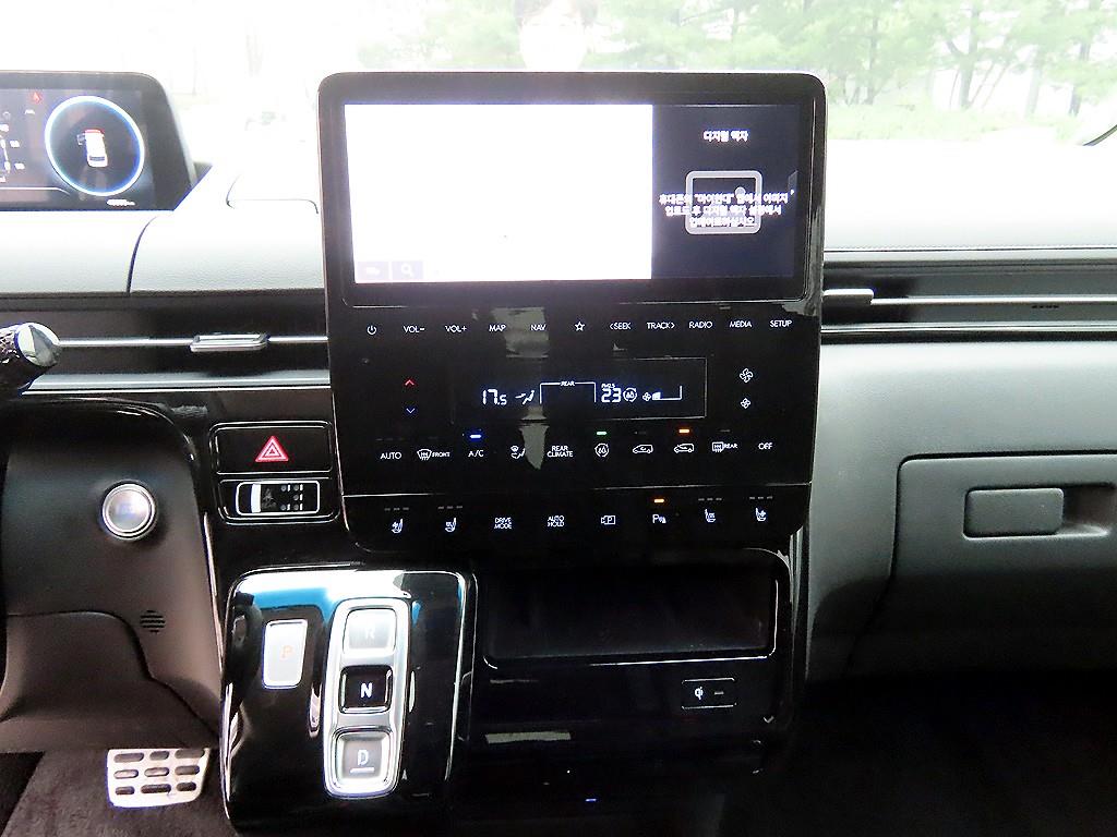 HYUNDAI Staria - Vista 12