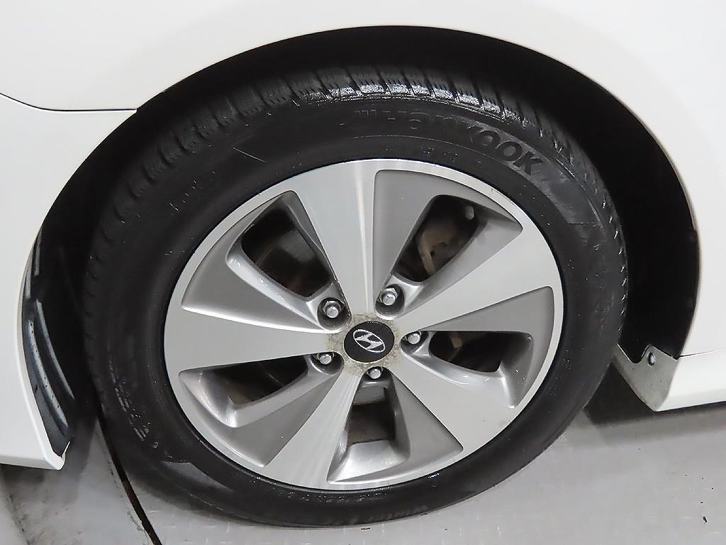 HYUNDAI Sonata - Vista 9