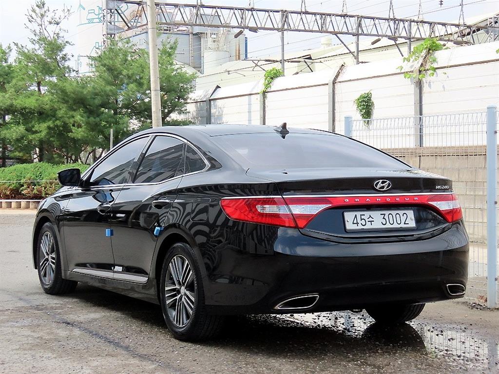 HYUNDAI Grandeur - Vista 3