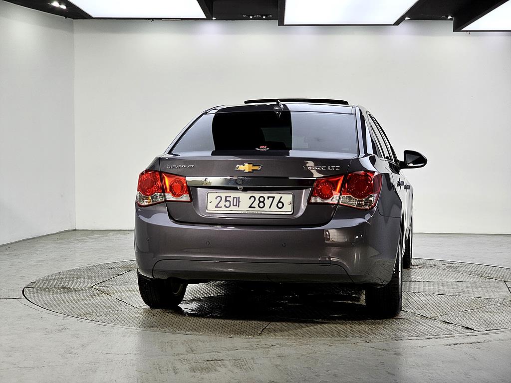 Chevrolet Cruise - Vista 3