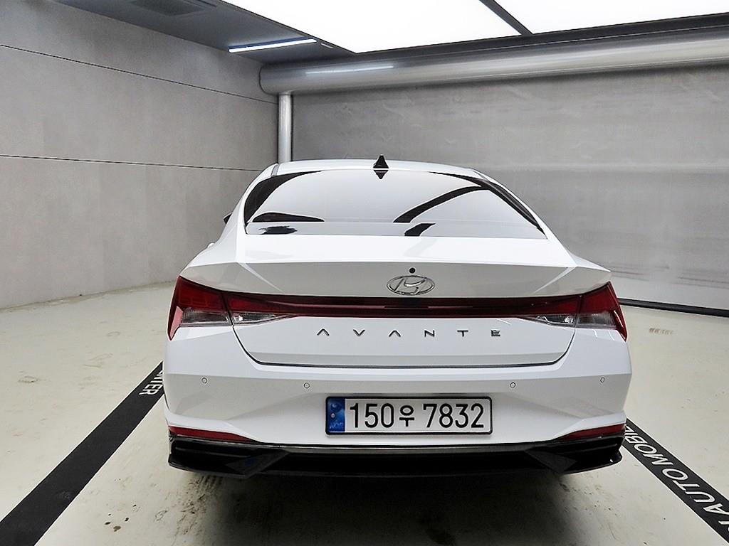 HYUNDAI Avante - Vista 3