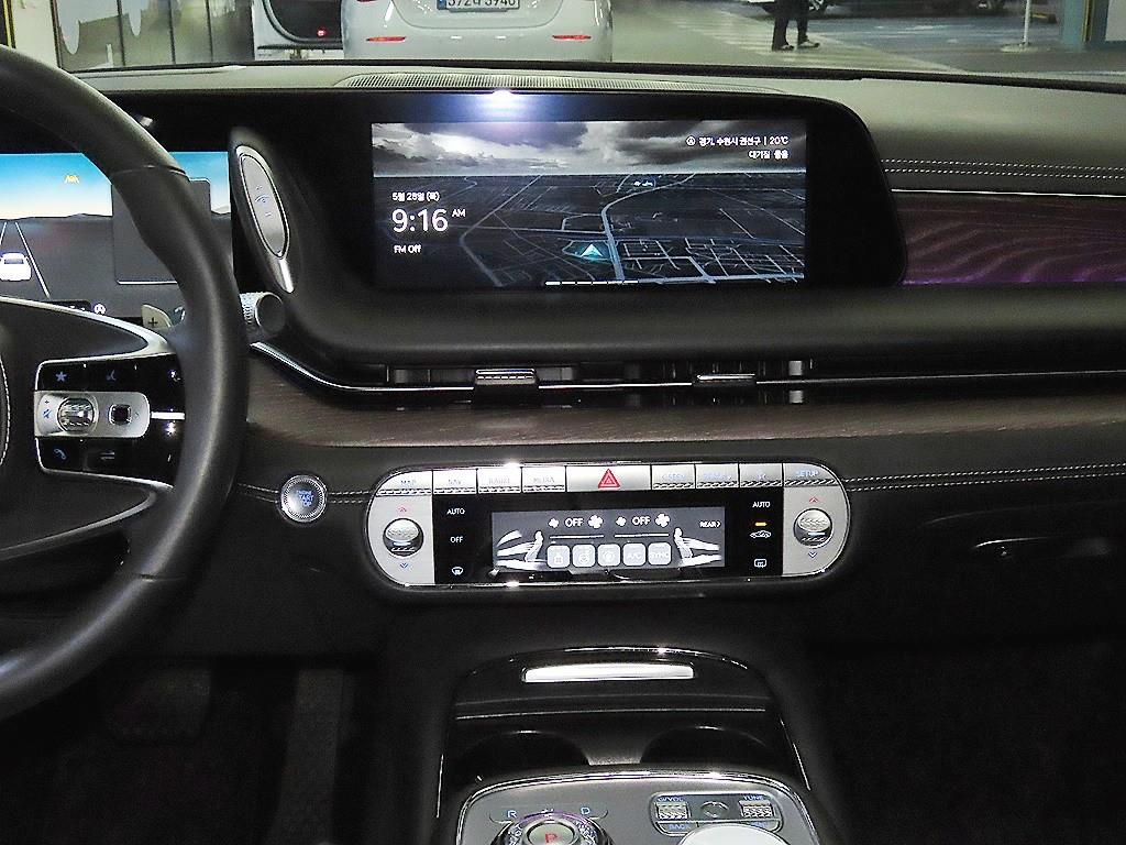 Genesis G90 - Vista 11
