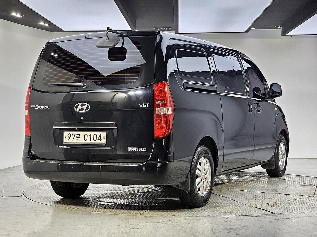 HYUNDAI Starex - Vista 4