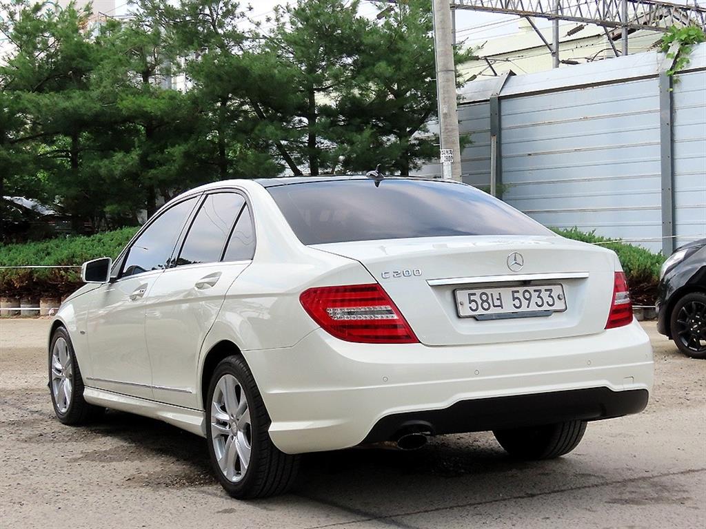 Mercedes Benz C Class - Vista 3