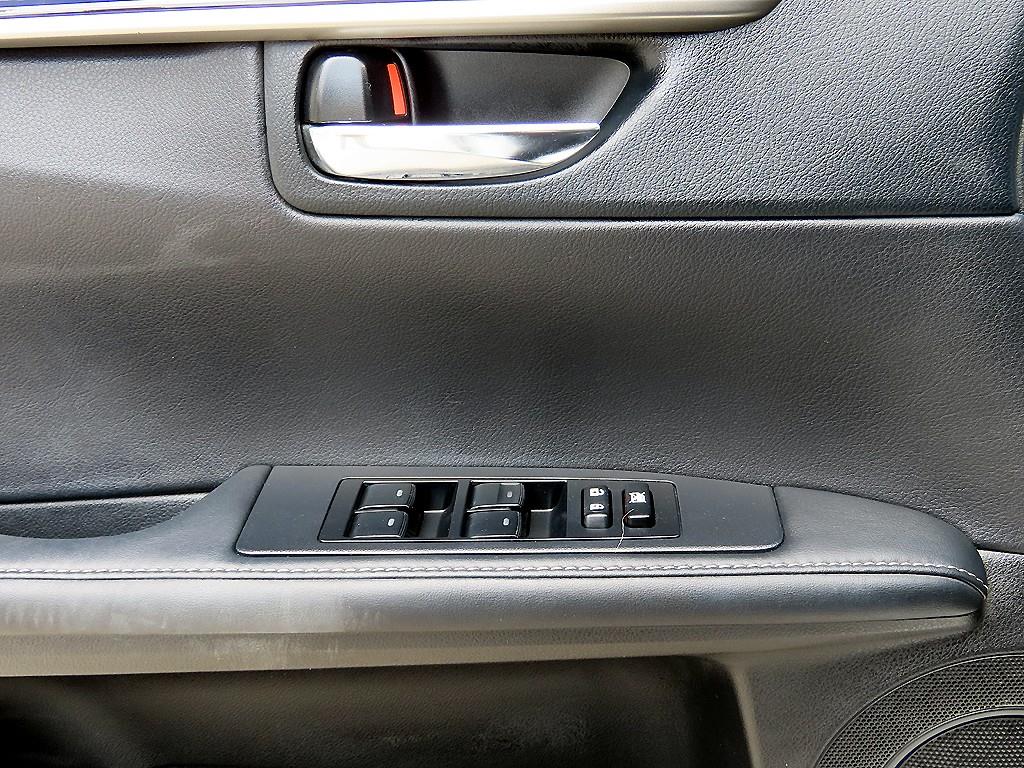 Lexus ES - Vista 11