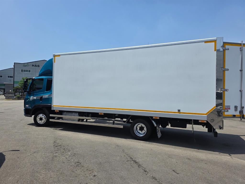 medium and large cargo truck - Vista 5