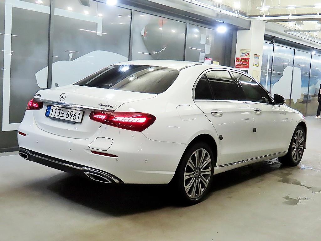 Mercedes Benz E class - Vista 4