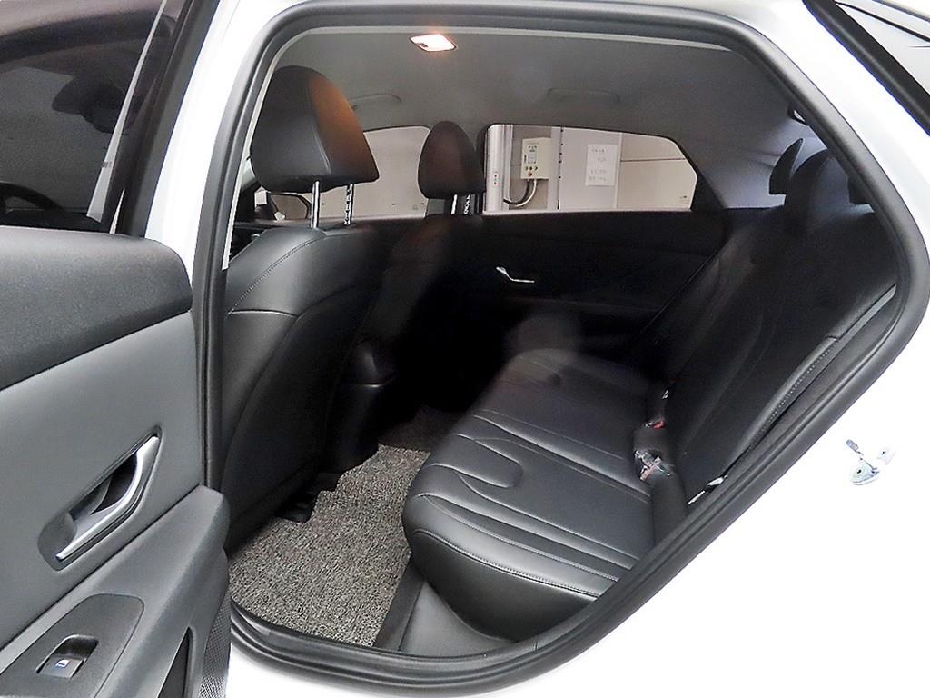 HYUNDAI Avante - Vista 6