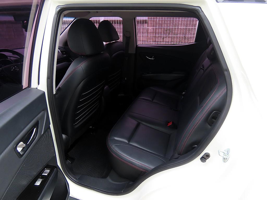 Ssangyong Tivoli - Vista 6