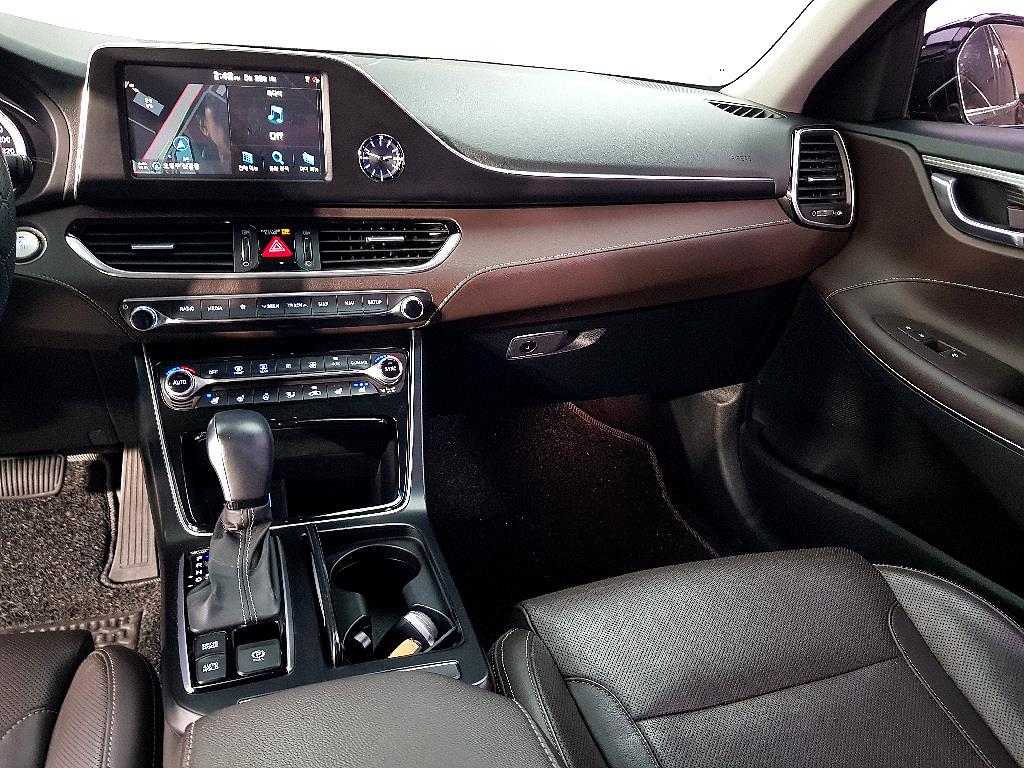 HYUNDAI Grandeur - Vista 10