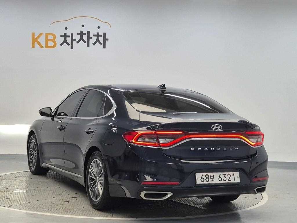 HYUNDAI Grandeur - Vista 2