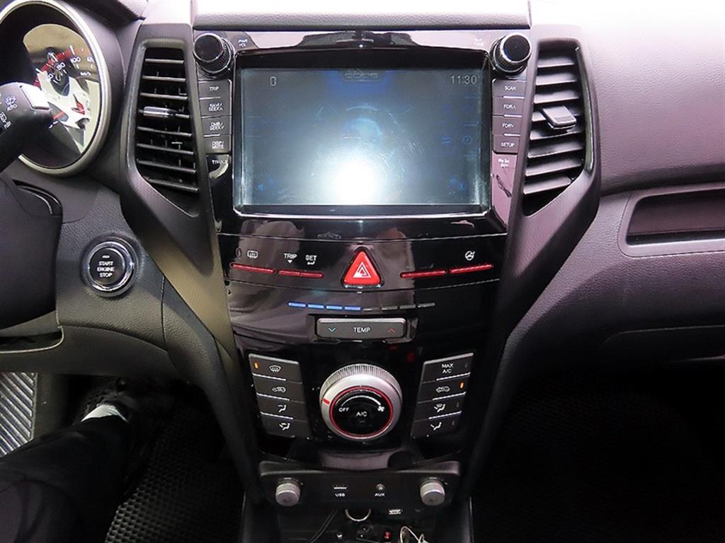 Ssangyong Tivoli 2016 Blanco - Importación desde Corea - HF Imports Iquique - Foto 14