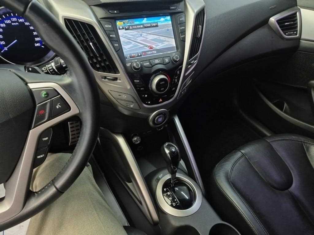 HYUNDAI Veloster - Vista 10