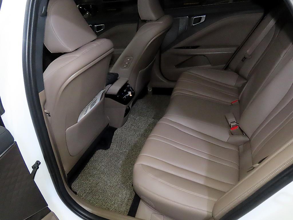 KIA K8 - Vista 7