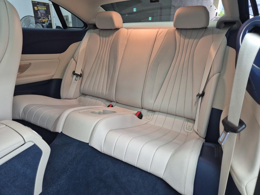 Mercedes Benz E class - Vista 12