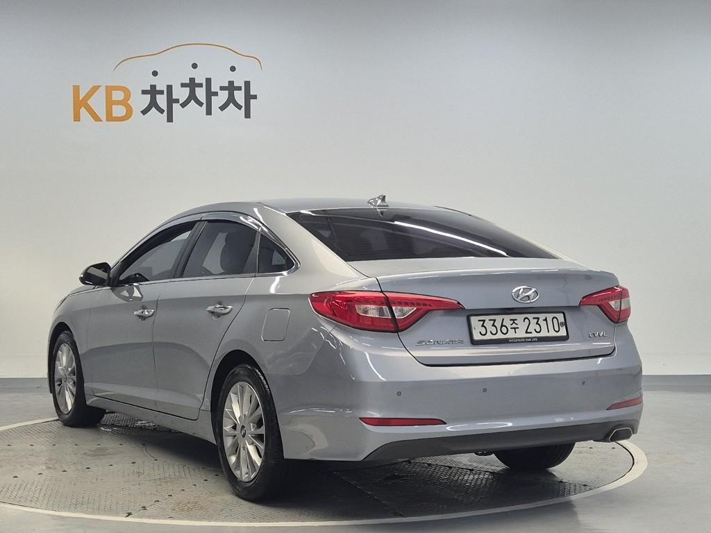 HYUNDAI Sonata - Vista 2
