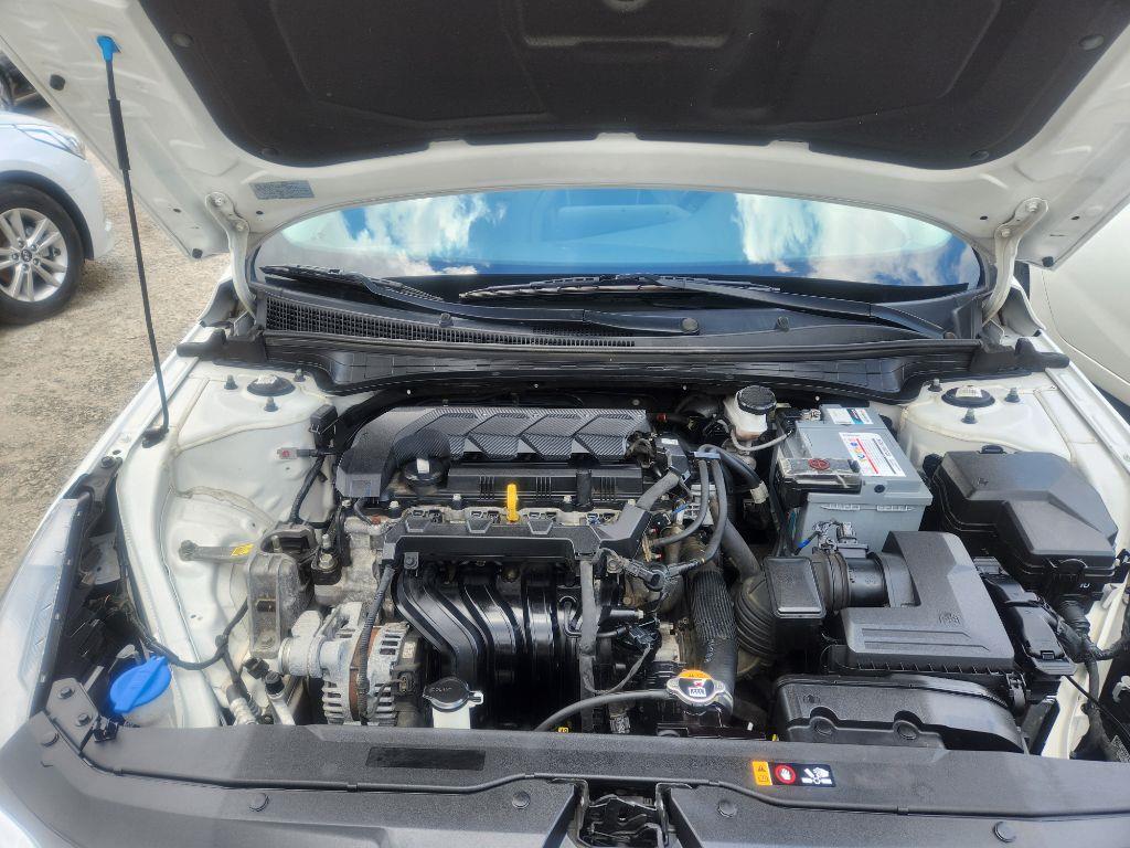 HYUNDAI Avante - Vista 6