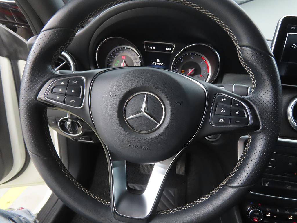 Mercedes Benz CLA Class - Vista 8