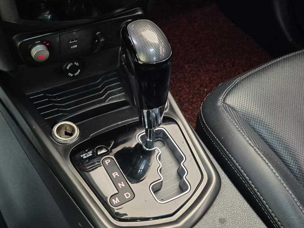 Ssangyong Tivoli - Vista 8