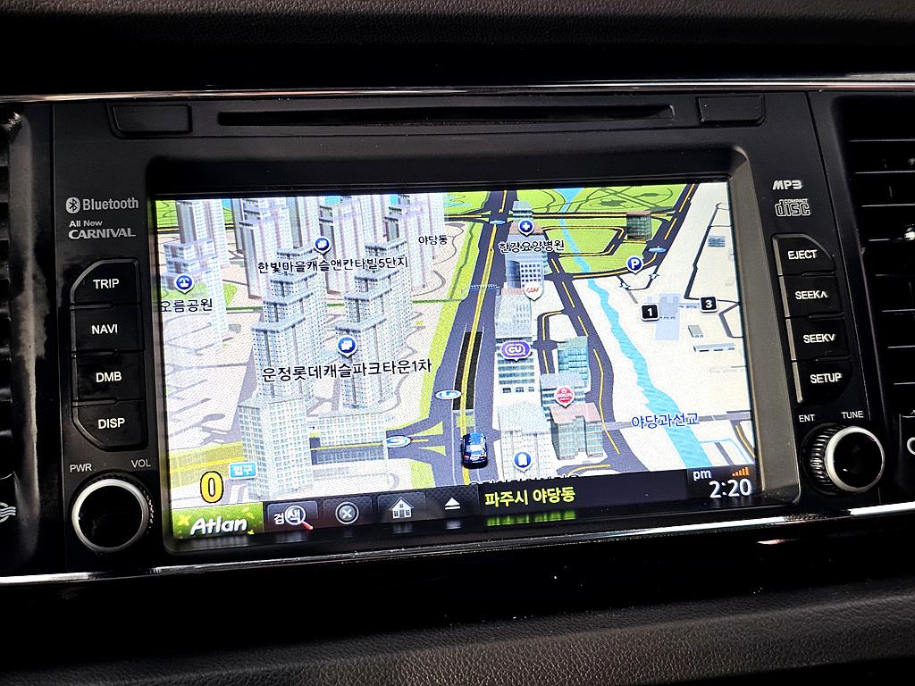KIA Carnival - Vista 12