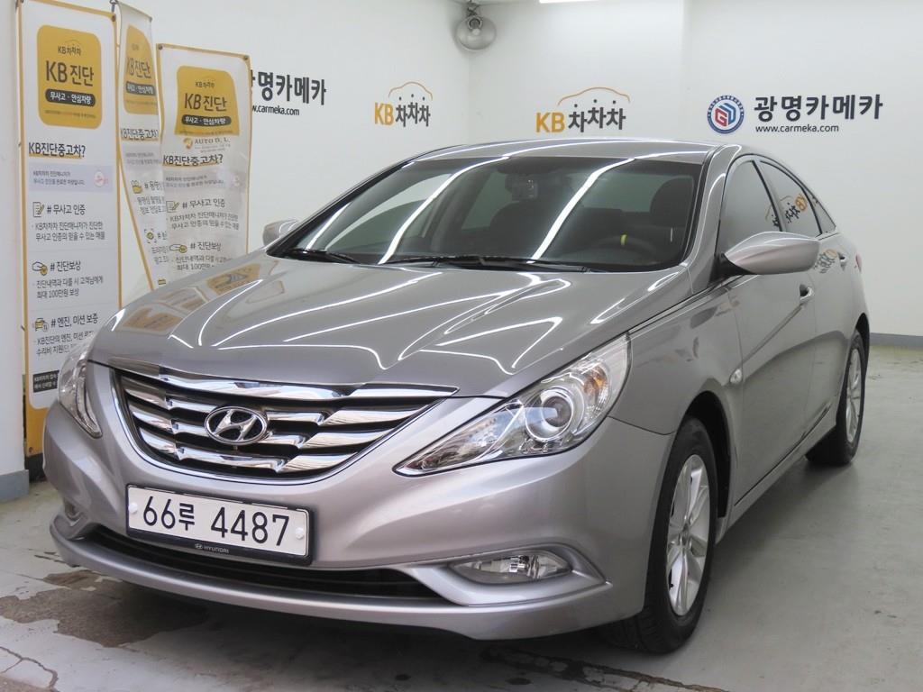 HYUNDAI Sonata - Vista 2