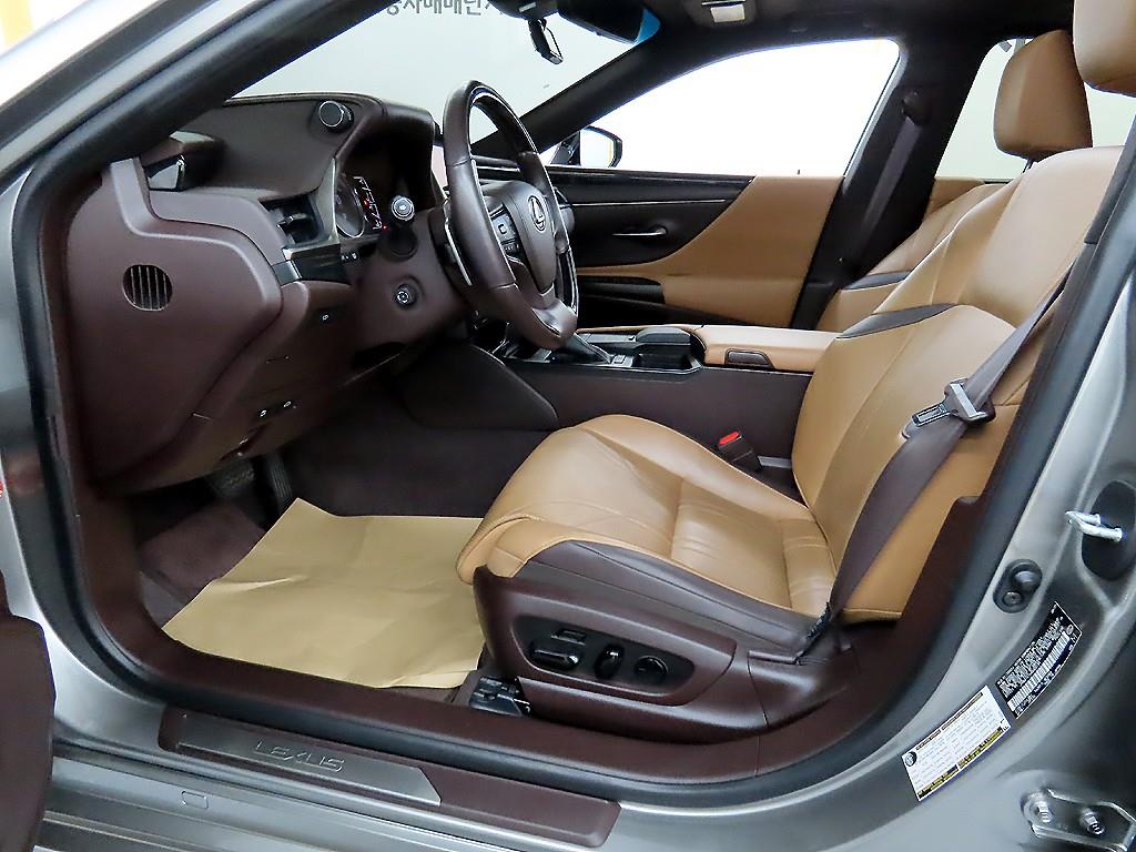Lexus ES - Vista 5
