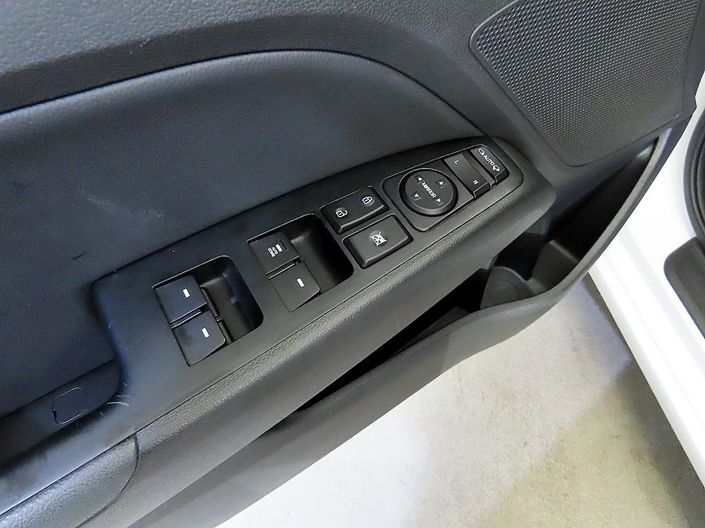 HYUNDAI Avante 2018 Blanco - Importación desde Corea - HF Imports Iquique - Foto 13