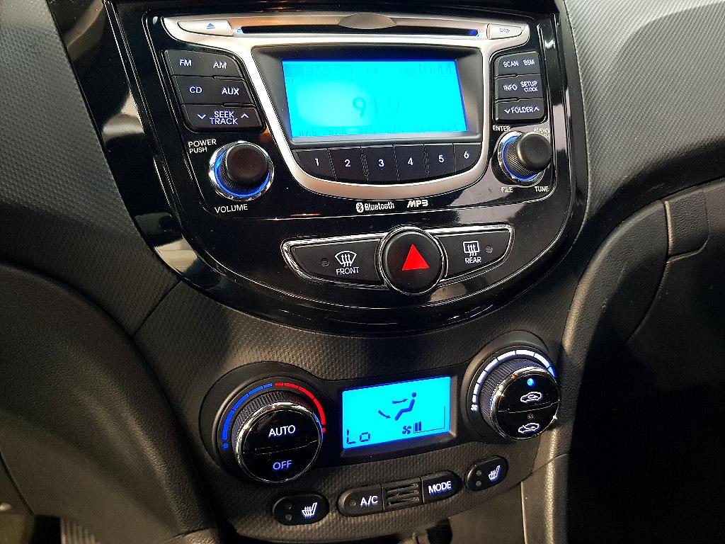 HYUNDAI Accent 2011 Blanco - Importación desde Corea - HF Imports Iquique - Foto 15