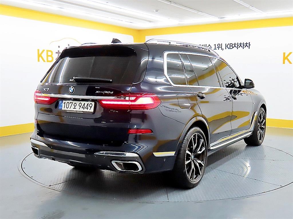 BMW X7 - Vista 4