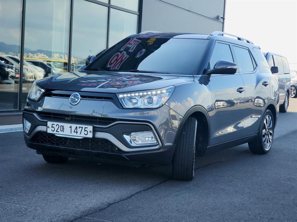 Ssangyong Tivoli 2018 Negro - Importación desde Corea - HF Imports Iquique - Foto 1