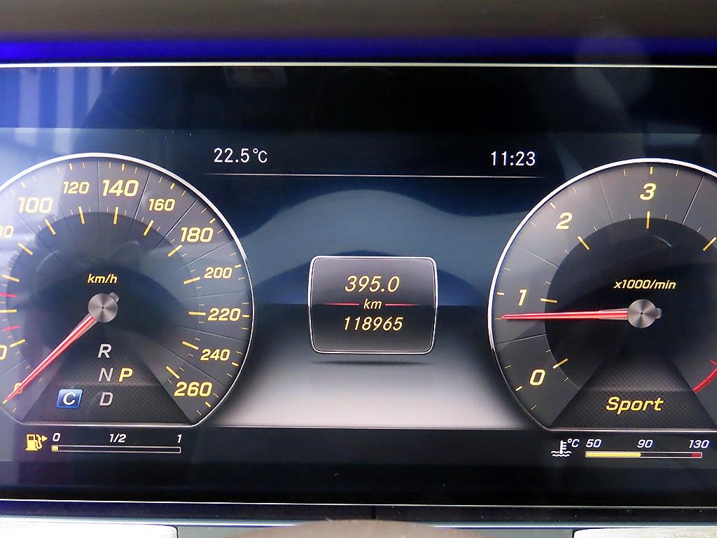 Mercedes Benz E class - Vista 9