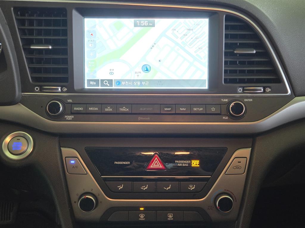 HYUNDAI Avante - Vista 11