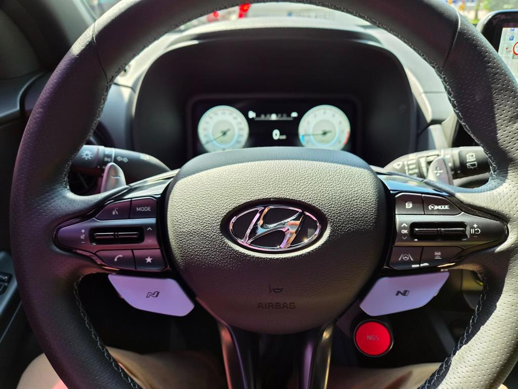 HYUNDAI Kona - Vista 6