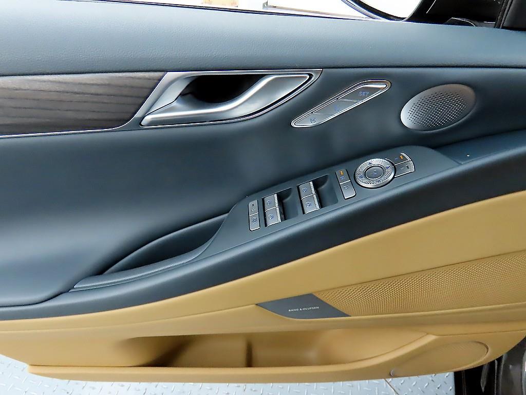 Genesis G80 - Vista 11