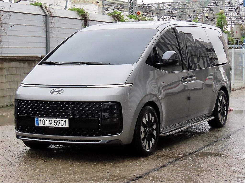 HYUNDAI Staria - Vista 2
