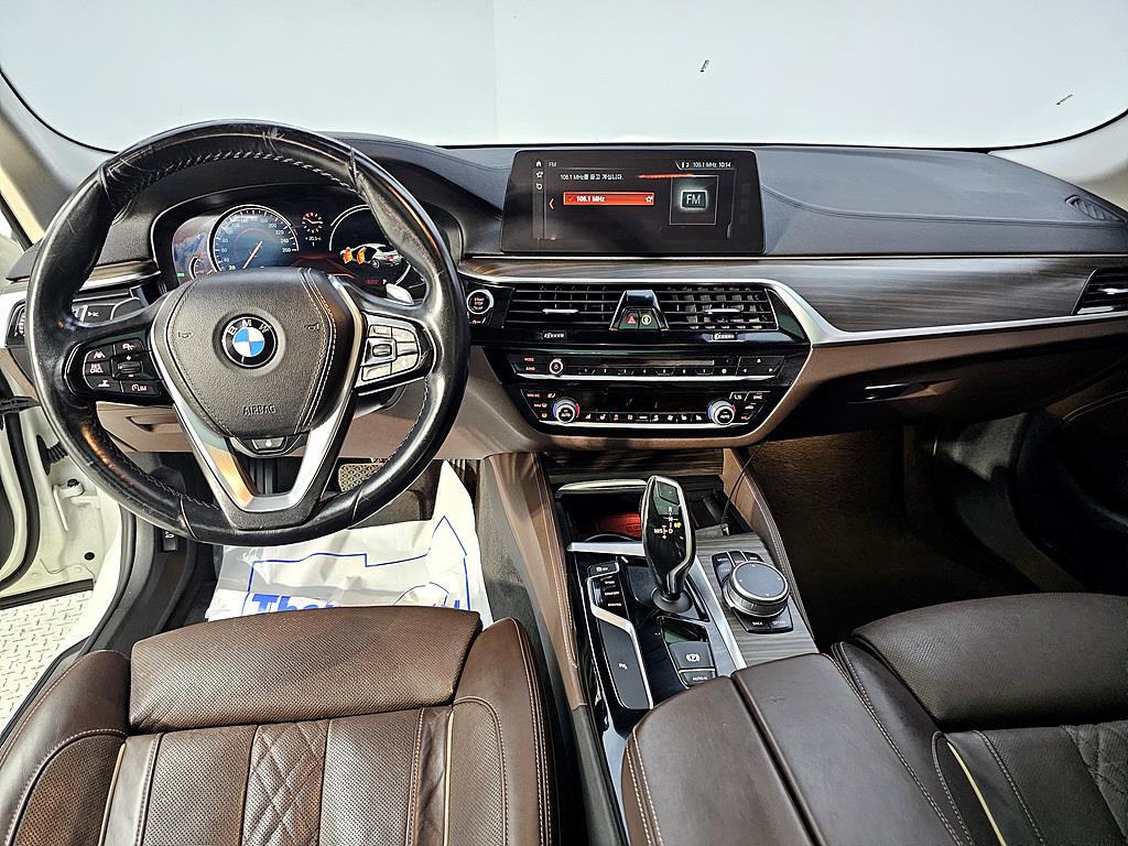 BMW 5 Series - Vista 5