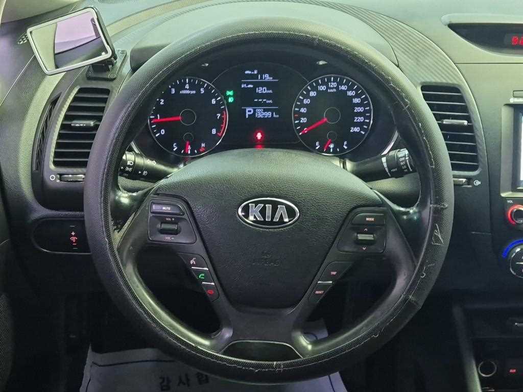 KIA K3 - Vista 9