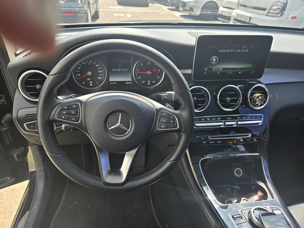 Mercedes Benz GLC Class - Vista 8