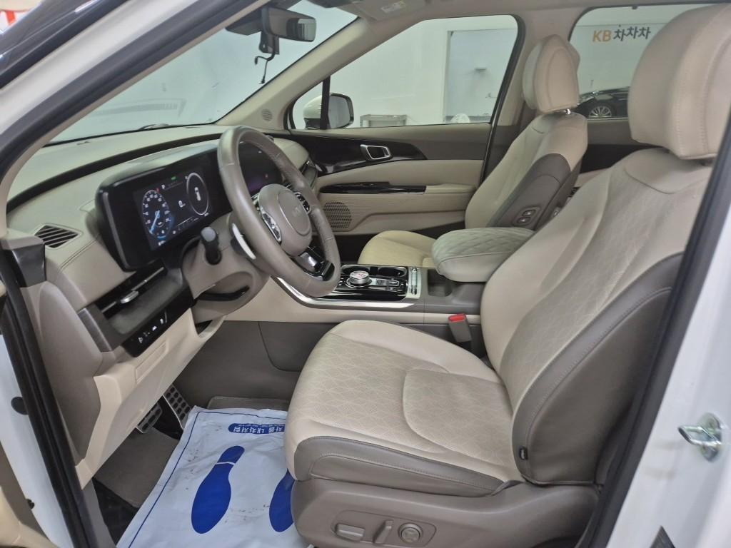 KIA Carnival - Vista 11