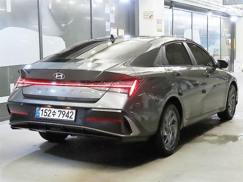 HYUNDAI Avante - Vista 4