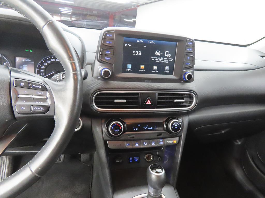 HYUNDAI Kona - Vista 10