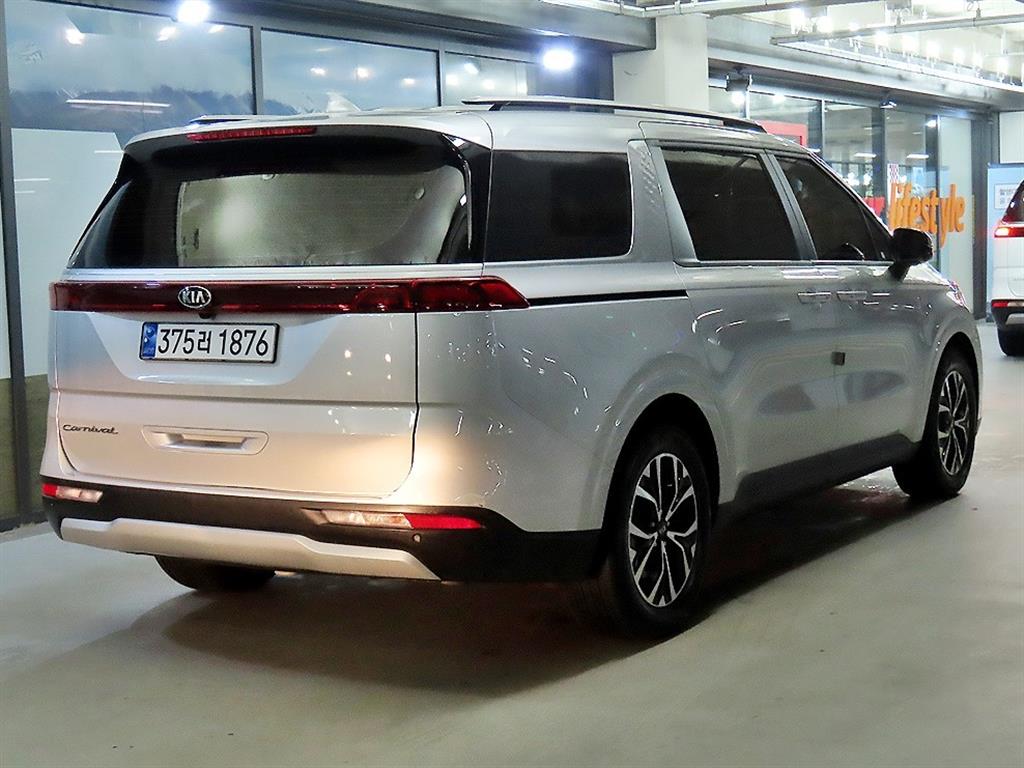 KIA Carnival - Vista 4
