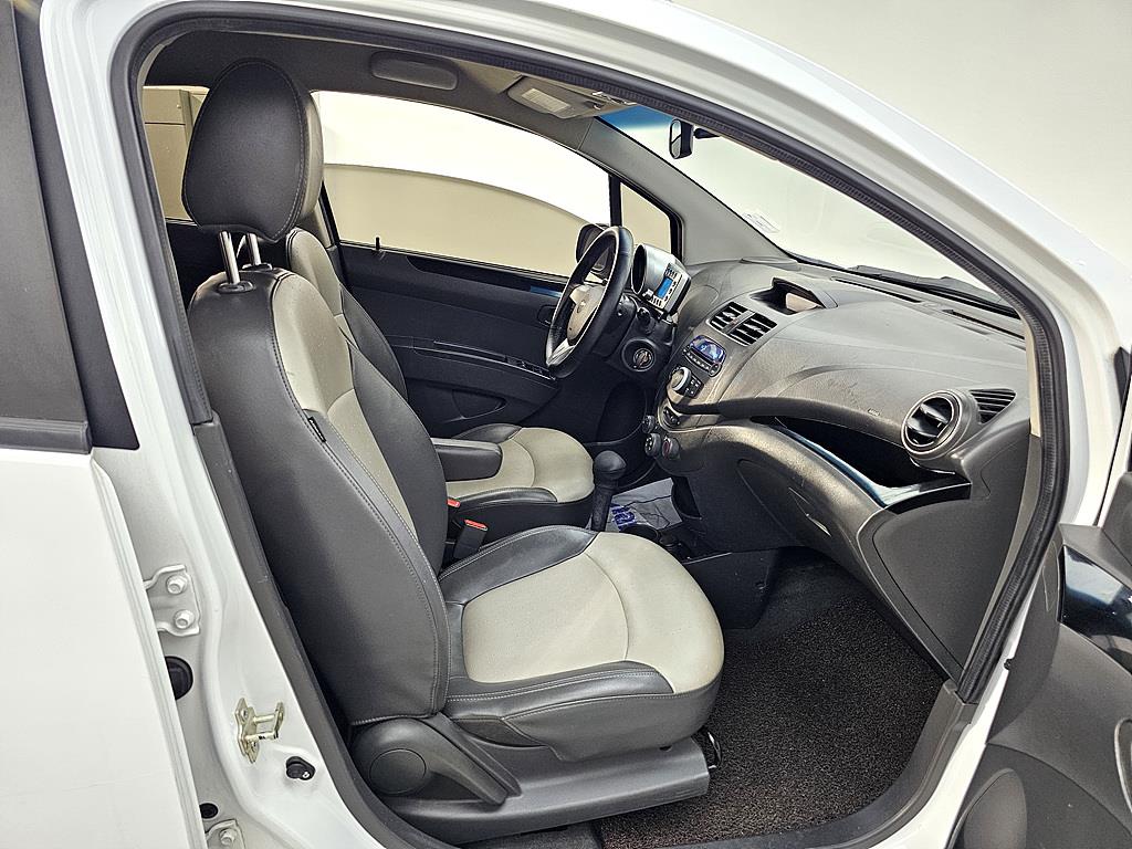 Chevrolet Spark - Vista 11