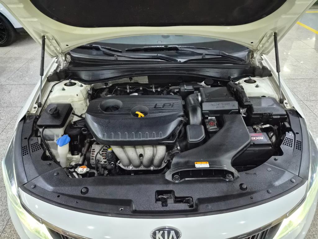KIA K5 - Vista 6