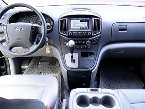HYUNDAI Starex - Vista 10