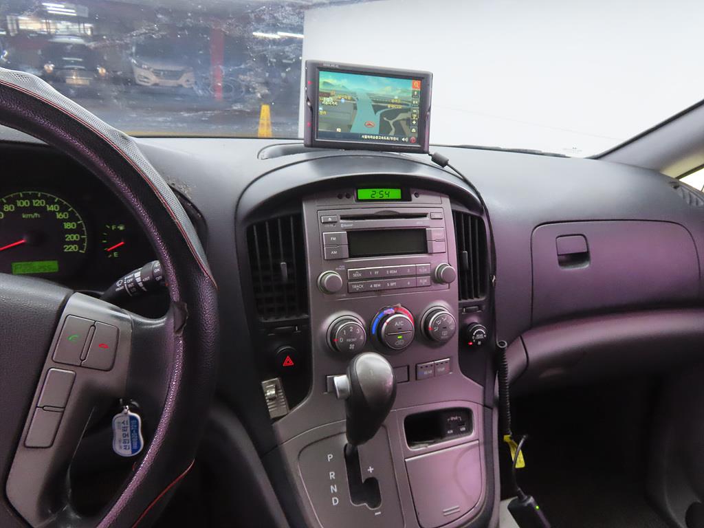 HYUNDAI Starex - Vista 11