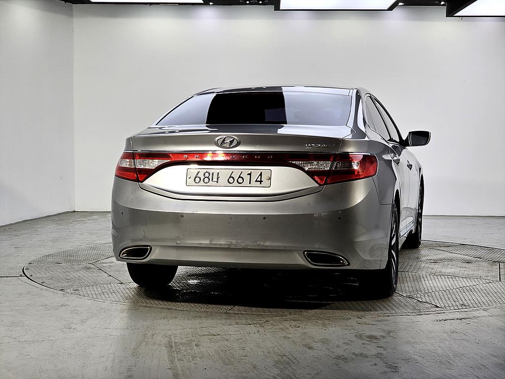 HYUNDAI Grandeur - Vista 3