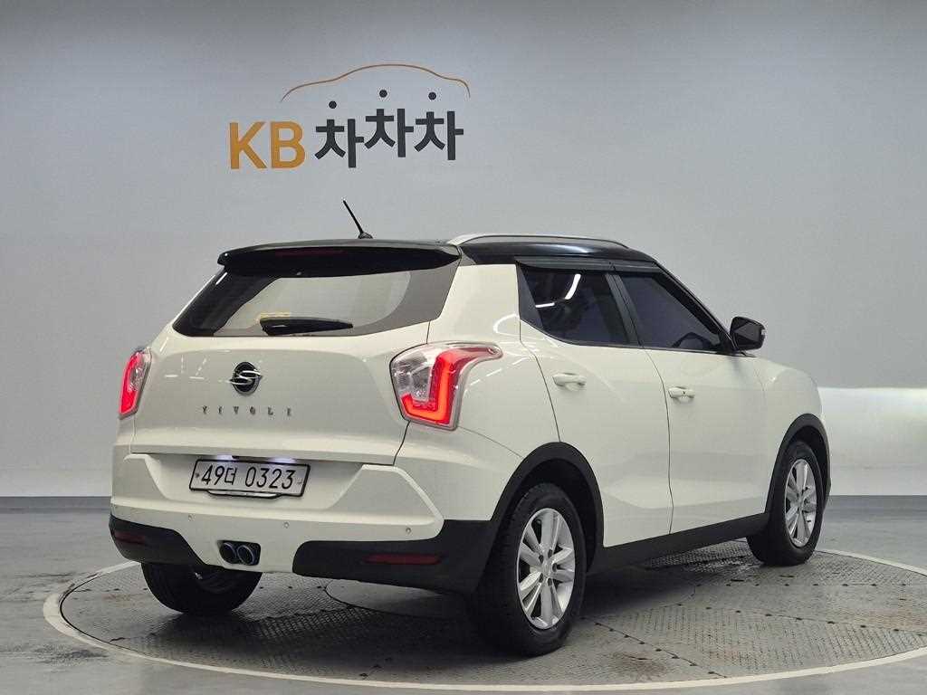 Ssangyong Tivoli - Vista 3