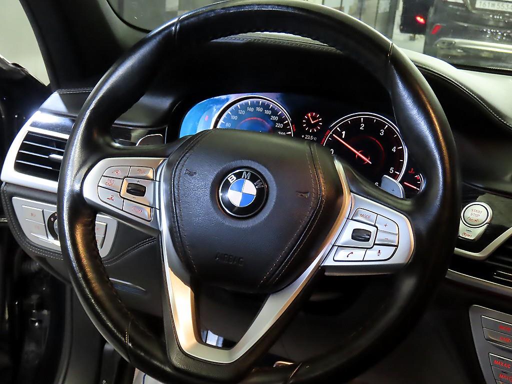 BMW 7 Series - Vista 8